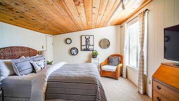 4 makuuhuonetta, työpöytä, silitysrauta/-lauta, ilmainen Wi-Fi