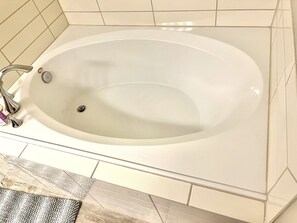 Bathtub