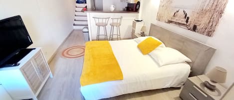 1 bedroom, iron/ironing board, WiFi, bed sheets