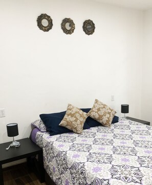 2 dormitoris, escriptori, planxa i posts de planxar i wifi gratuïta 