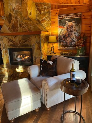 Interior - River Run Cabin - 20 Ft from River Edge - 15 Min from Blue Ridge - 3Bd 2Bth (Blue Ridge)