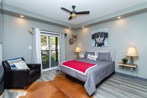 5 bedrooms, desk, travel crib, free WiFi