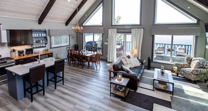 Cozy Lakefront! Lac La Nonne, Alberta