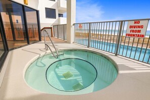 Outdoor pool - Gulf-Front Luxury Condo, 11th floor, beach views (Orange Beach)
