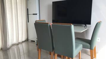 Estúdio panorâmico | Individualmente mobiliados, escrivaninha