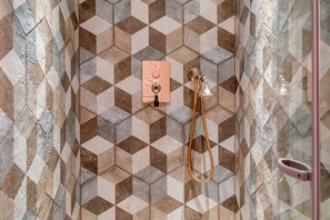 Shower, hair dryer, bidet, towels - Romantic Canal View Apartment next to St. Mark's Square (Venecia)