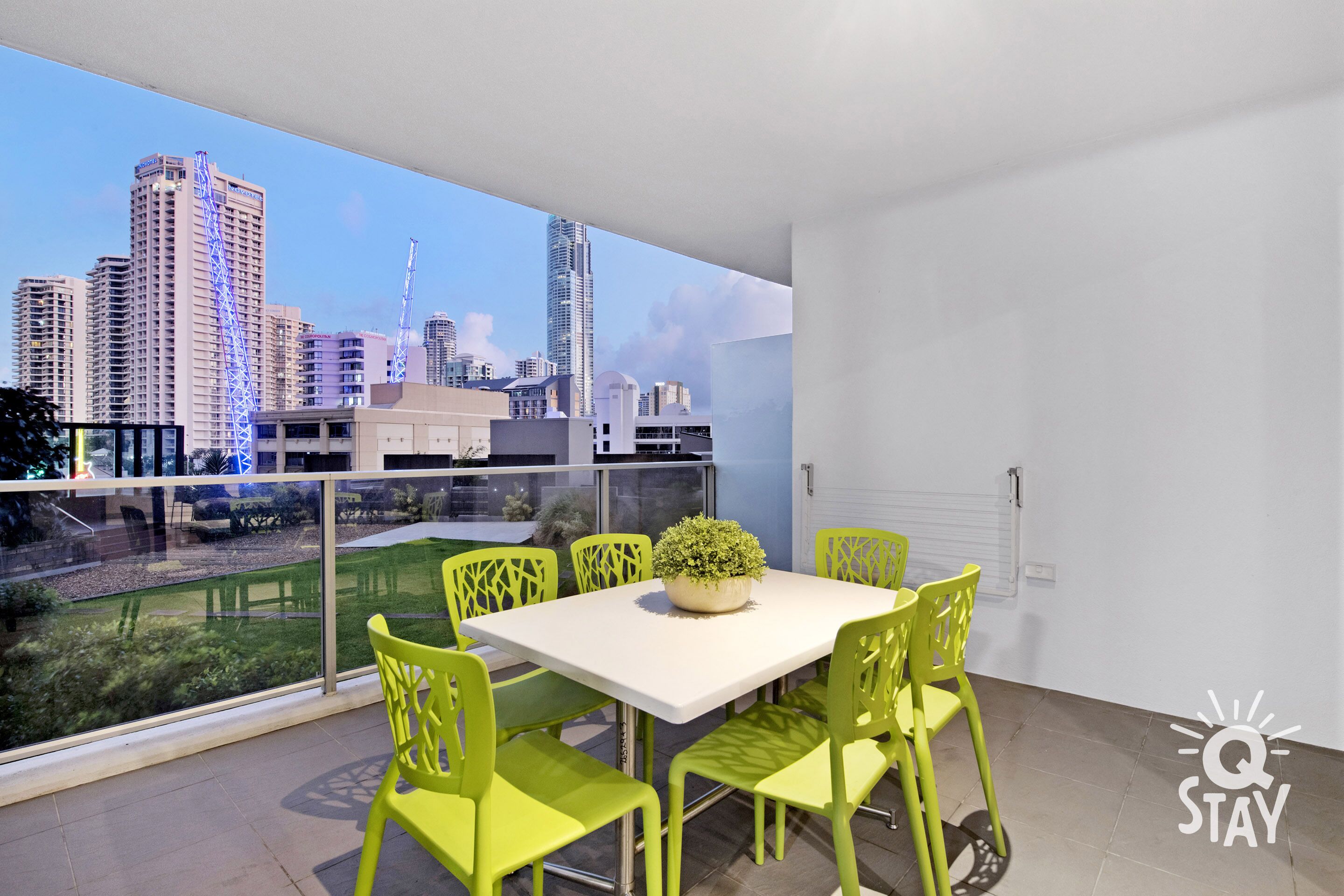 ♦️ Circle on Cavill – 1 Bedroom SPA Hinterland View Apartment — Q Stay