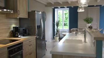 Microwave, dishwasher, highchair