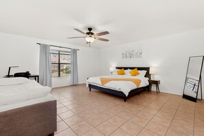 3 Schlafzimmer, Schreibtisch, Bügeleisen/Bügelbrett, kostenloses WLAN