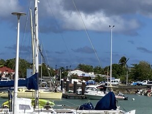 Marina - Lève des Abeilles (Bouvet Island)