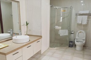 Bathroom - Jinzhu Business Hotel (Xiangshui)
