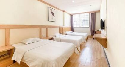 Foshan Xinxin Hotel (Sanshui Square)