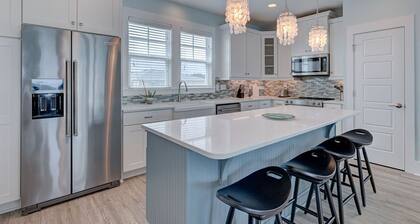 Brand NEW! | Luxury Townhome | 2 Master Suites | Elevator | Pool and ocean view