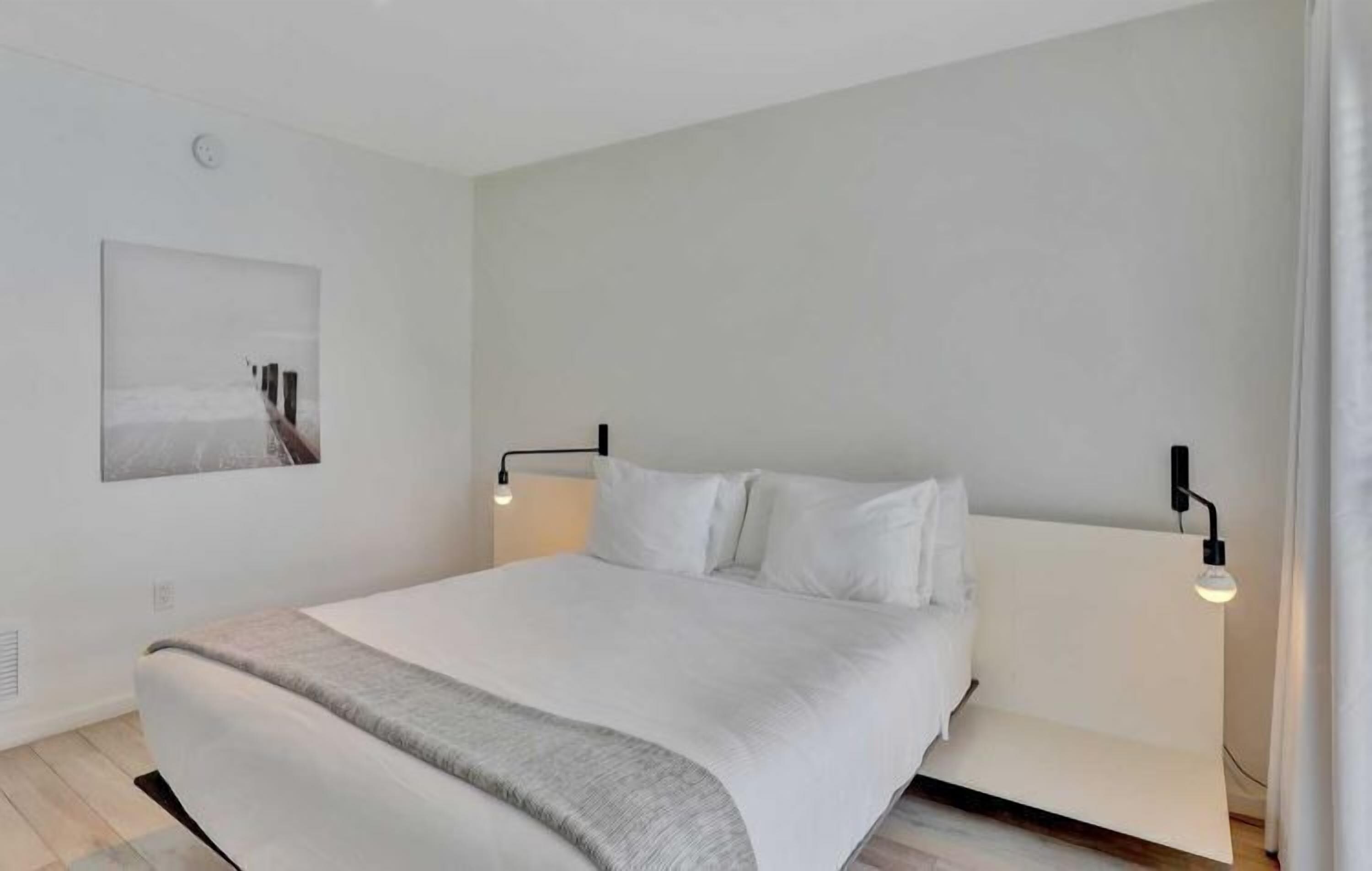 1 Bedroom Queen Size Apartment