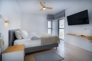 2 Schlafzimmer, Bügeleisen/Bügelbrett