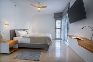 2 bedrooms, iron/ironing board, free WiFi