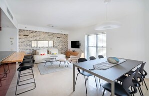 Interior - Stylish 2BR Tel Aviv • Luxury & Ease by SeaNRent (Tel Aviv-Yafo)