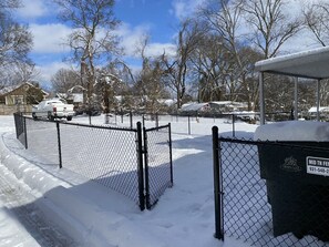 Property grounds - Newly renovated Duplex in a quiet neighborhood. Close to the heart of Nashville! (Nashville)