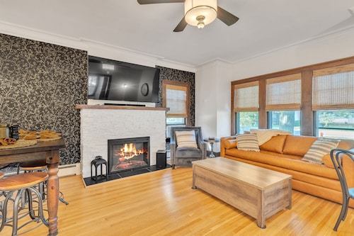 Hot Tub | Game Room | Sauna | Deck | Fire Pit | Walk to Stadium/Downtown/Park