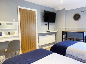 1 bedroom, free WiFi, bed sheets - Self contained holiday home, set in rural County Antrim. (Stranocum)