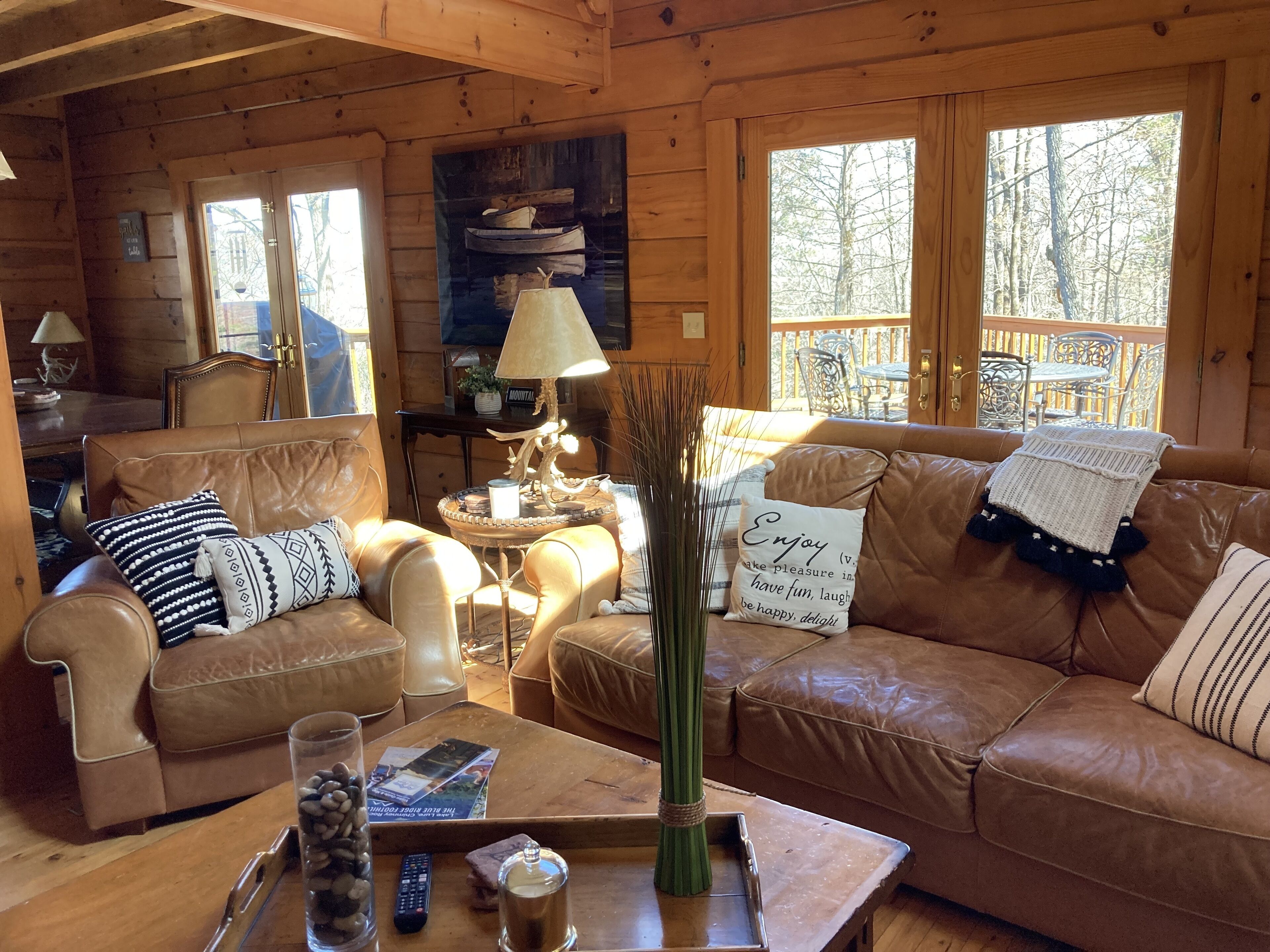 Charming Mountain View Cabin, Rumbling Bald, Lake Lure