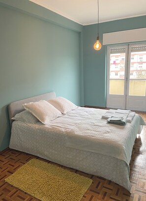 3 bedrooms, iron/ironing board, free WiFi, bed sheets - Blue Bay Apartment (Setúbal)