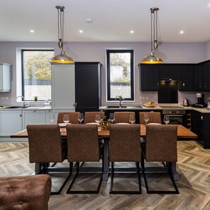 Fridge, microwave, oven, stovetop - BOOTique House - Luxury Group Accommodation for 12 (Wakefield)