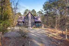 Exterior - Country Cabana -Swimming Pool/Hot Tub/Sleeps 10 (Broken Bow)