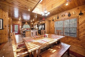 Dining - Country Cabana -Swimming Pool/Hot Tub/Sleeps 10 (Broken Bow)