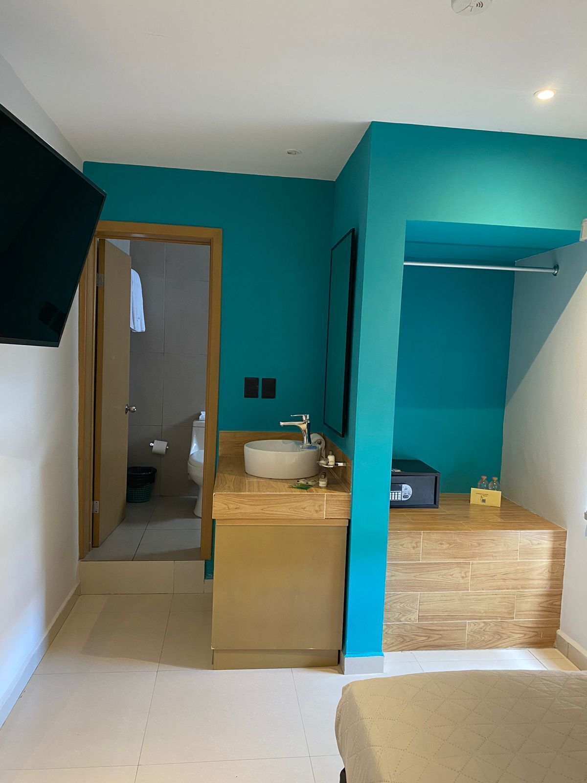 Standard Room | Free WiFi, bed sheets