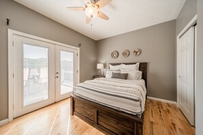 5 habitaciones, tabla de planchar con plancha, wifi y ropa de cama 