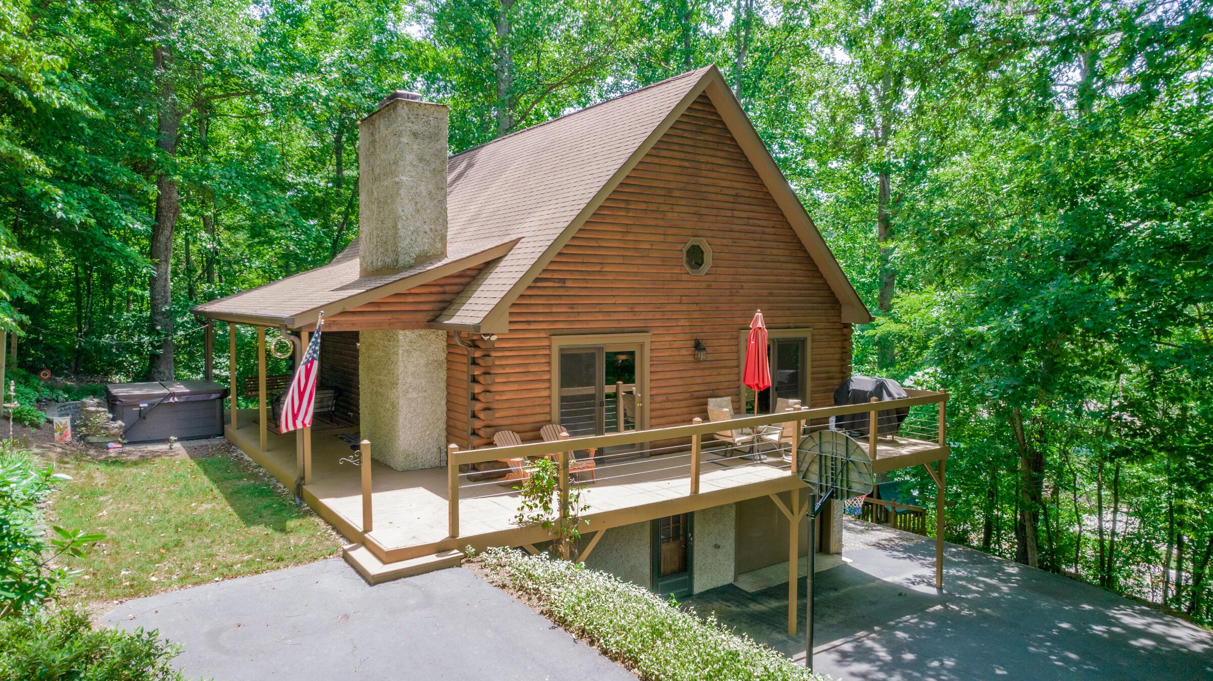 Eastmoor Retreat 4 Bedroom Log Cabin 15 Minutes to Asheville, EV charger