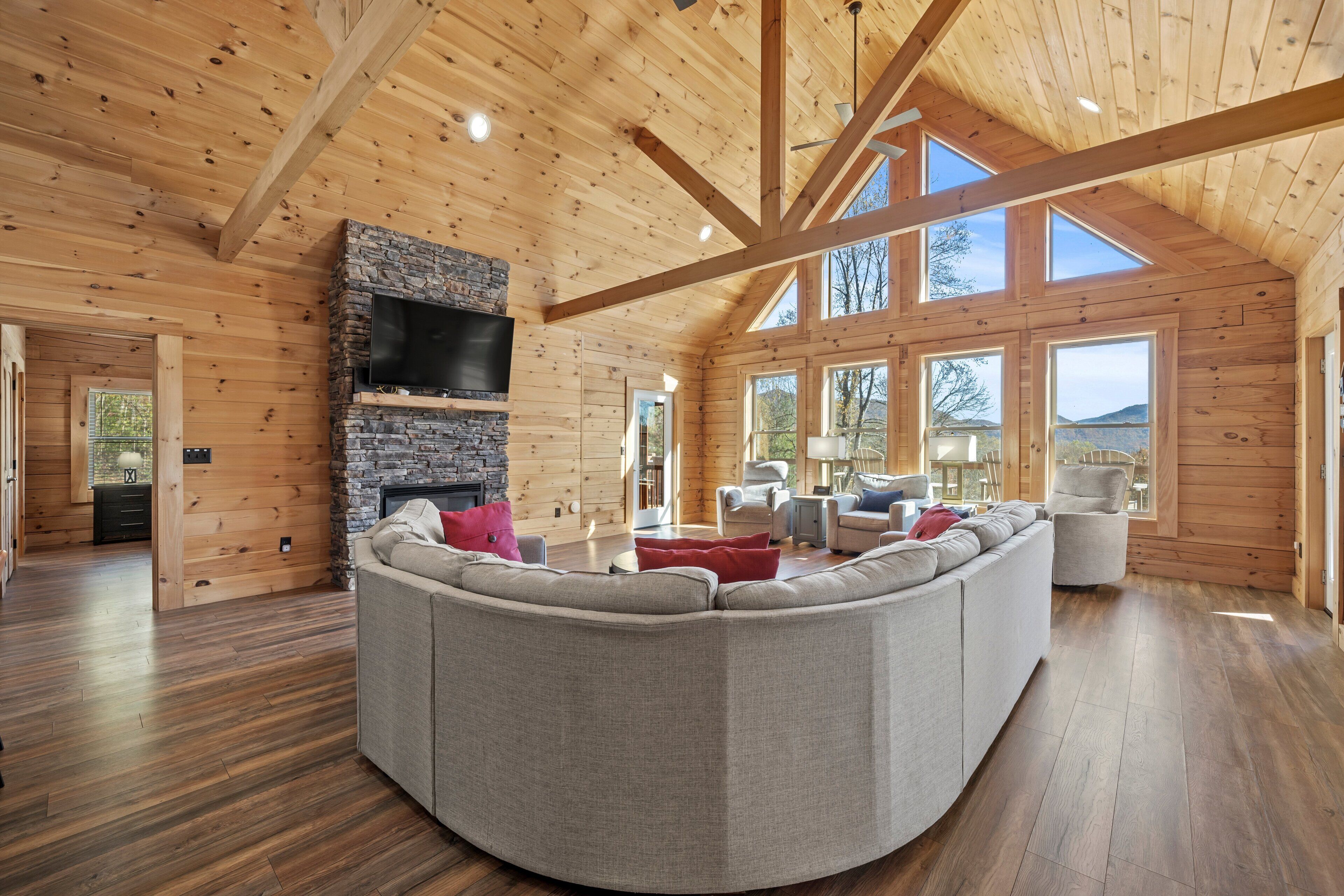 Sunshine Hill - 4 Bedroom, 3.5 Bath - Hot Tub, Arcade - 20 Min To Asheville - Black Mountain, NC