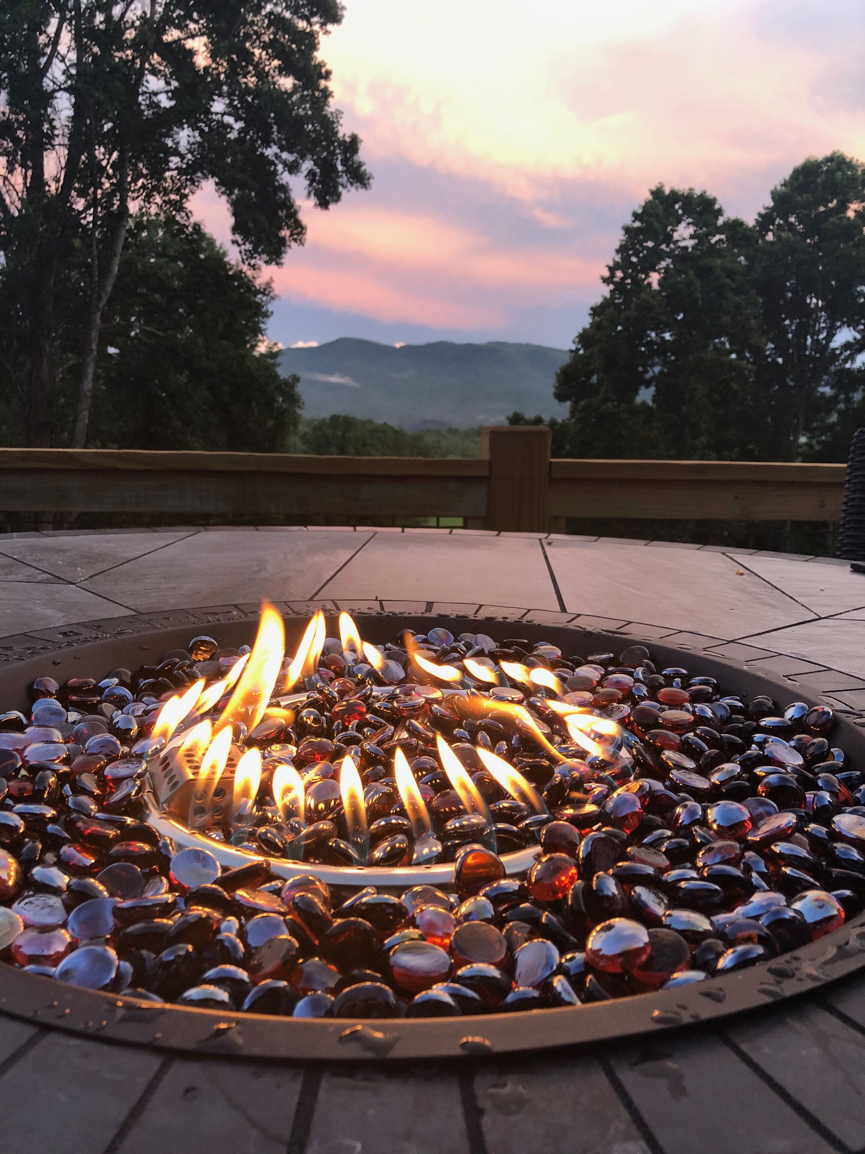 Sunshine Hill - 4 Bedroom, 3.5 Bath - Hot Tub, Arcade - 20 min to Asheville