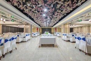 Restaurant - Leju Hotel (Jiaozuo Dongfanghong Square) (Jiaozuo)
