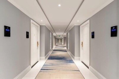 Leju Hotel (Jiaozuo Dongfanghong Square)