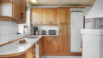 Refrigerador, horno, parrilla de estufa y lavavajillas