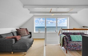 Cheminée, baby-foot