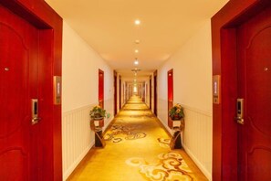 Interni