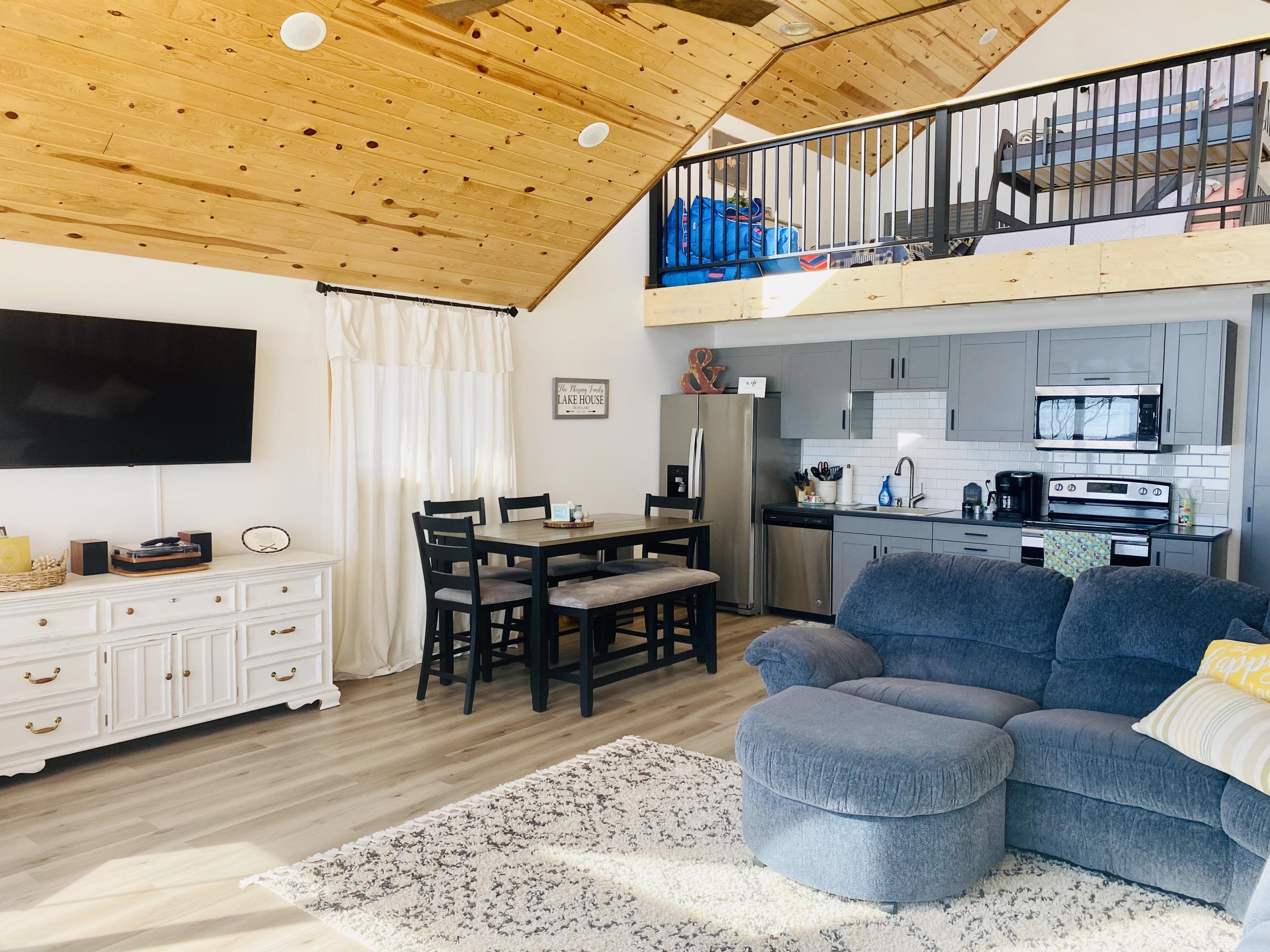 Firefly Cabin on Dead Lake