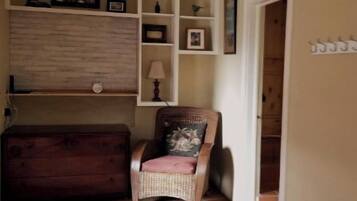 1 bedroom, desk, iron/ironing board, free WiFi