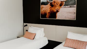 Estúdio, 2 camas de solteiro | Roupas de cama premium, escrivaninha, ferros/tábuas de passar roupa