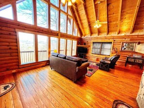 Smart TV, fireplace, DVD player - Hawks View, private setting, great view (Sevierville)