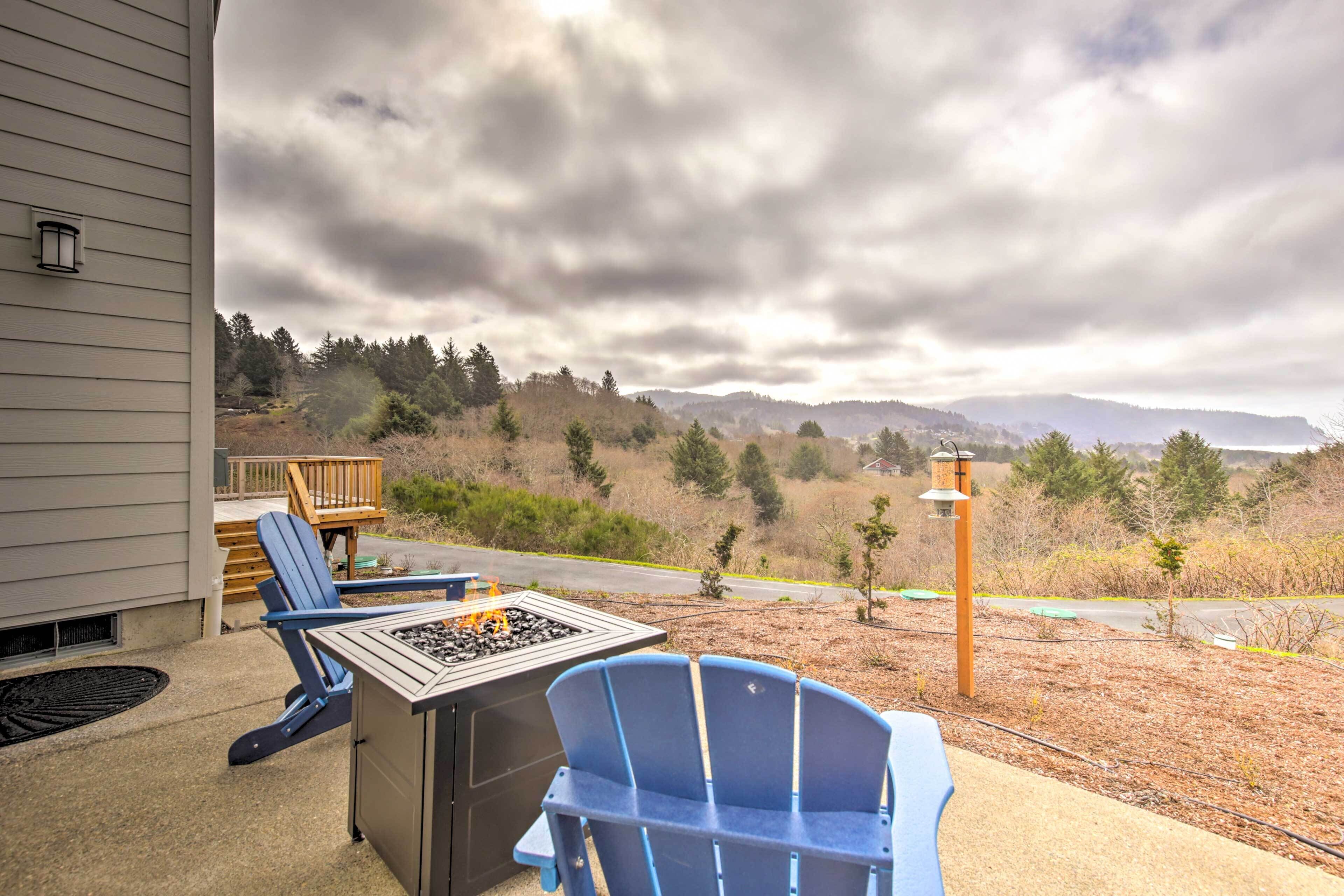 Stunning Neskowin Gem: View of Cascade Head!