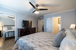 2 bedrooms, free WiFi, bed sheets - Steps From The Beach! 2BR Modern Family Condo! (Myrtle Beach)