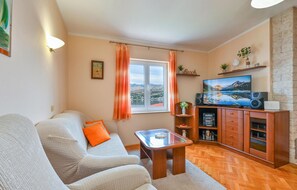 Smart TV, ping pong - 3 bedroom gorgeous home in Pag (Pag)