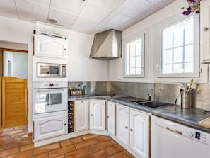 Réfrigérateur, micro-ondes, four, lave-vaisselle