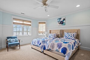 6 chambres, bureau, fer et planche à repasser, lit parapluie