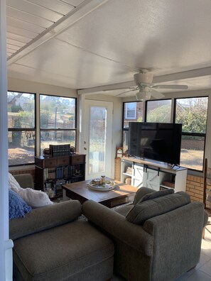 Living area - Walking Distance Stay For Masters (0.4 mi) (Augusta)