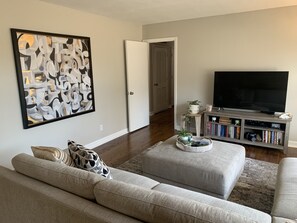 Living area - Walking Distance Stay For Masters (0.4 mi) (Augusta)